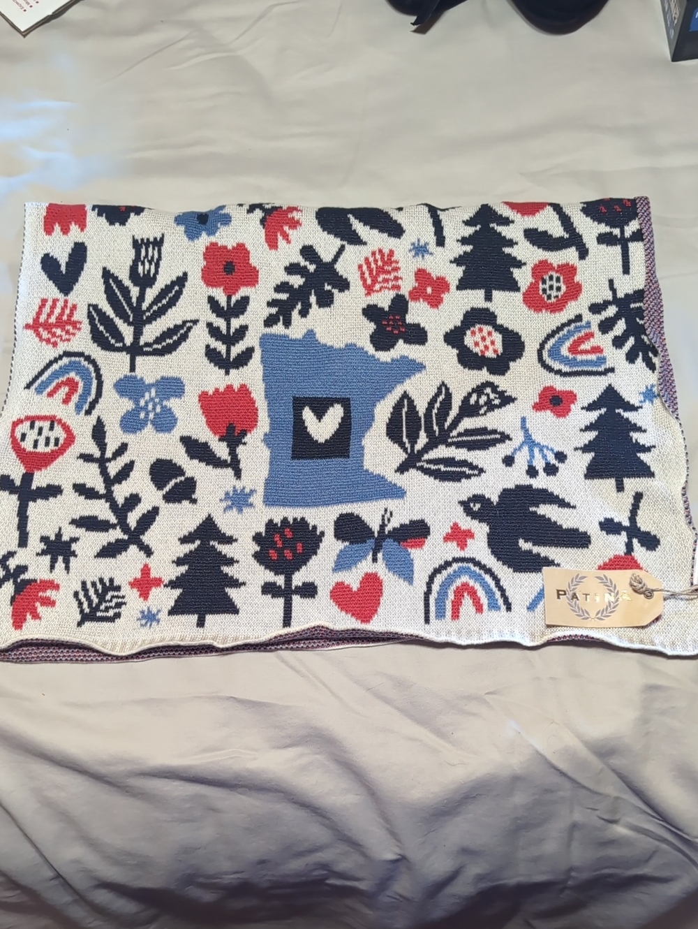 Minnesota Floral Knit Decor - White, Blue, Red, Black 18in X 27in.